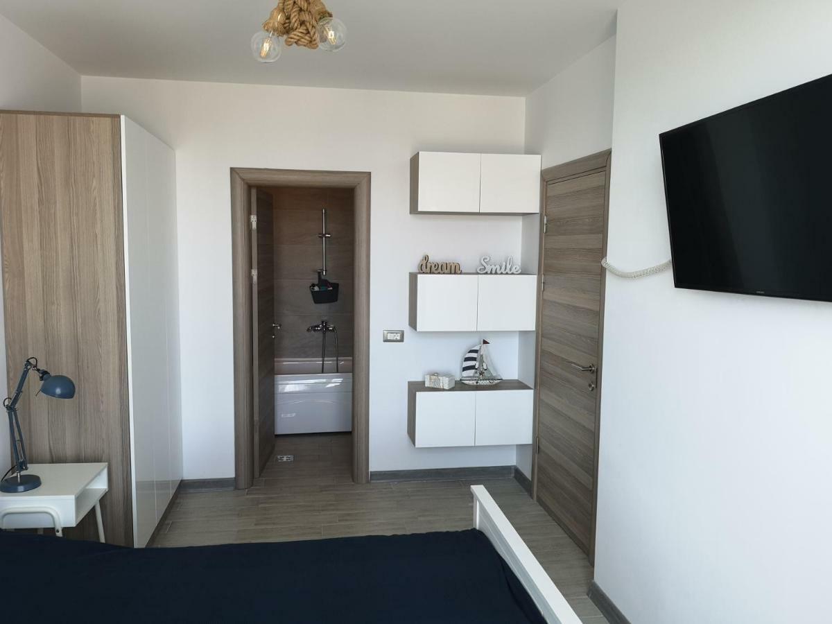 Relax Inn Apartment Нэводари Экстерьер фото