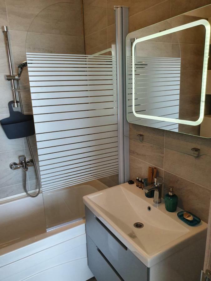 Relax Inn Apartment Нэводари Экстерьер фото